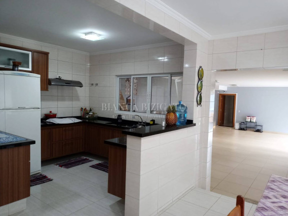 Imagem Casa com 5 Quartos à Venda, 338 m² em Ahú - Curitiba Imagem Casa com 5 Quartos à Venda, 338 m² em Ahú - Curitiba