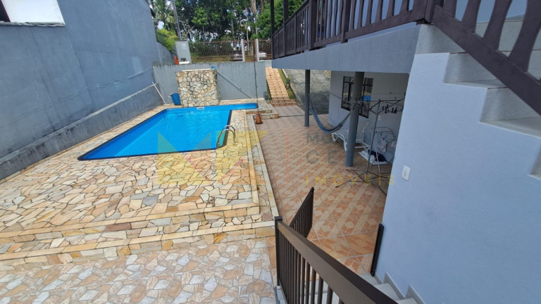 Imagem Casa com 3 Quartos à Venda, 200 m² em Velha Central - Blumenau Imagem Casa com 3 Quartos à Venda, 200 m² em Velha Central - Blumenau
