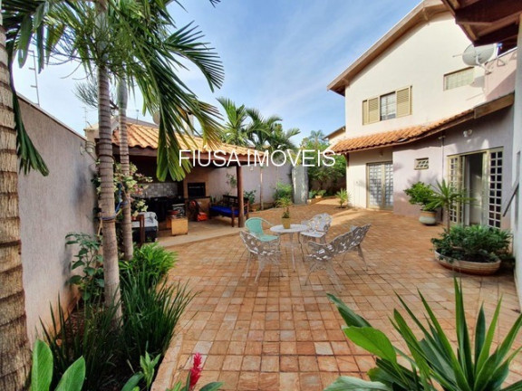 Casa com 5 Quartos à Venda, 220 m² em Ribeirânia - Ribeirão Preto