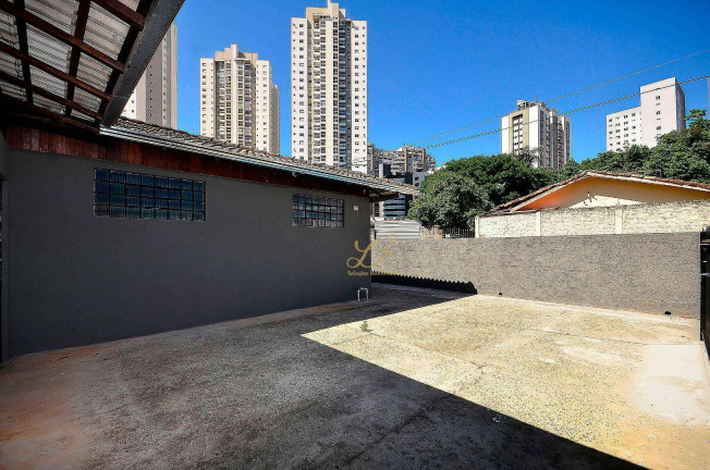 Imagem Casa com 1 Quarto à Venda, 172 m² em Cristo Rei - Curitiba Imagem Casa com 1 Quarto à Venda, 172 m² em Cristo Rei - Curitiba