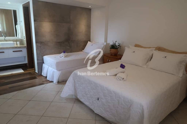 Imagem Sobrado com 4 Quartos para Temporada, em Canto Grande - Bombinhas Imagem Sobrado com 4 Quartos para Temporada, em Canto Grande - Bombinhas