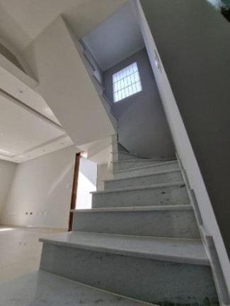Imagem Sobrado com 6 Quartos à Venda, 115 m² em Jardim Planalto - Arujá
