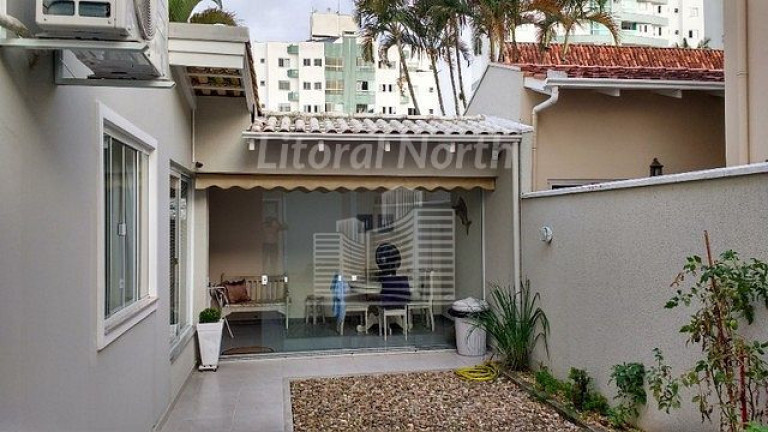 Imagem Casa com 3 Quartos à Venda, 339 m² em Fazenda - Itajaí Imagem Casa com 3 Quartos à Venda, 339 m² em Fazenda - Itajaí