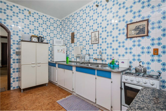 Imagem Casa com 5 Quartos à Venda, 400 m² em Petrópolis - Porto Alegre Imagem Casa com 5 Quartos à Venda, 400 m² em Petrópolis - Porto Alegre