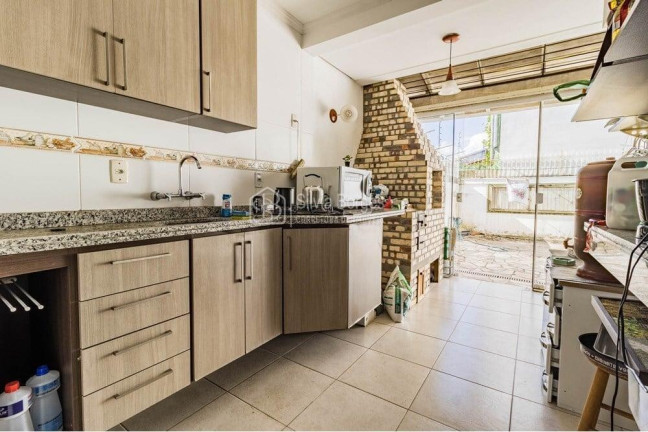 Imagem Sobrado com 2 Quartos à Venda, 80 m² em Guarujá - Porto Alegre