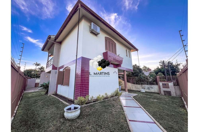 Casa com 3 Quartos à Venda, 256 m² em Igara - Canoas