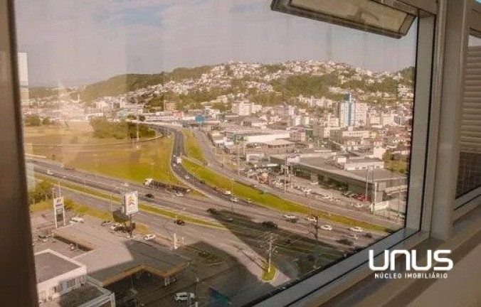 Imagem Sala Comercial à Venda, 585 m² em Barreiros - São José