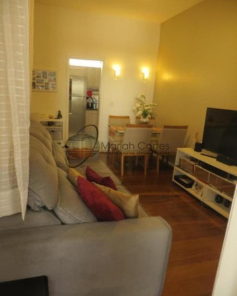 Imagem Imóvel com 2 Quartos à Venda, 70 m² em Centro - Niterói Imagem Imóvel com 2 Quartos à Venda, 70 m² em Centro - Niterói