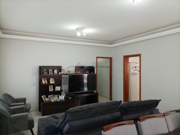 Imagem Casa com 7 Quartos à Venda, 343 m² em Jd. Paulista - Luís Antônio Imagem Casa com 7 Quartos à Venda, 343 m² em Jd. Paulista - Luís Antônio