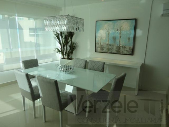 Imagem Apartamento com 3 Quartos à Venda, 130 m² em Centro - Balneário Camboriú Imagem Apartamento com 3 Quartos à Venda, 130 m² em Centro - Balneário Camboriú