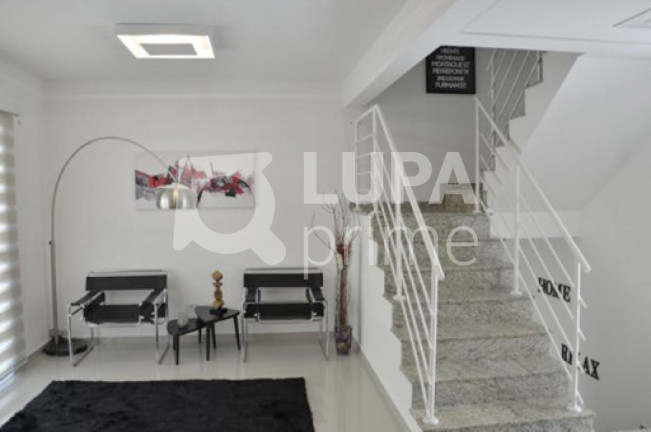 Imagem Casa com 3 Quartos à Venda, 170 m² em Vila Bertioga - São Paulo