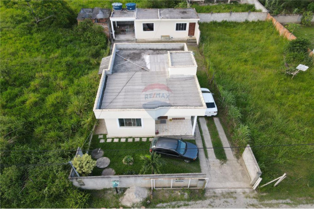Imagem Casa com 3 Quartos à Venda, 360 m² em Centro - Maricá