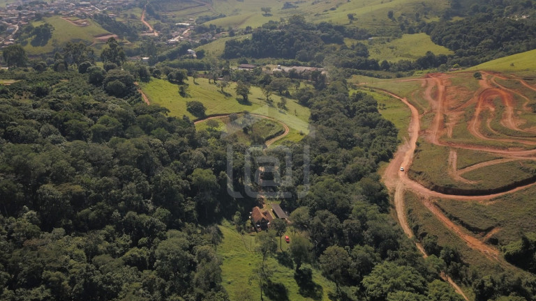 Imagem Imóvel com 1 Quarto à Venda, 3 m² em Pinhalzinho - Campestre Imagem Imóvel com 1 Quarto à Venda, 3 m² em Pinhalzinho - Campestre