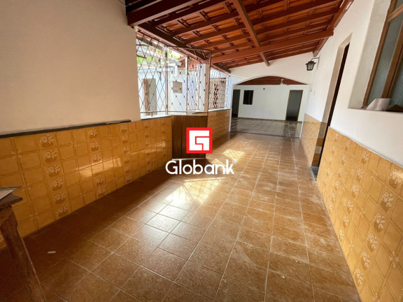 Sobrado com 8 Quartos para Alugar,  em Alto São João - Montes Claros