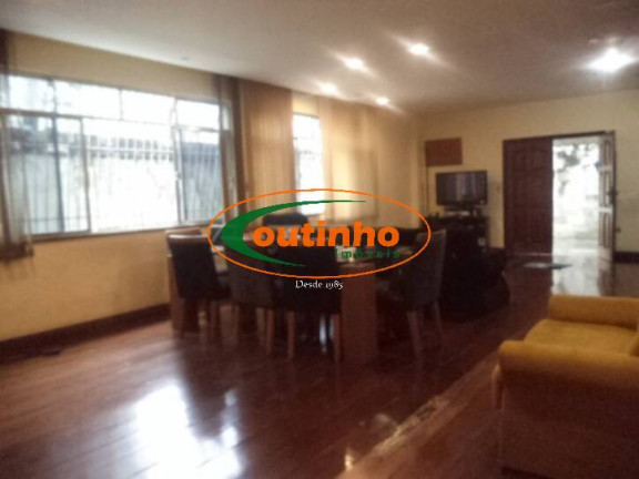 Imagem Casa com 5 Quartos à Venda, 520 m² em Grajaú - Rio De Janeiro Imagem Casa com 5 Quartos à Venda, 520 m² em Grajaú - Rio De Janeiro