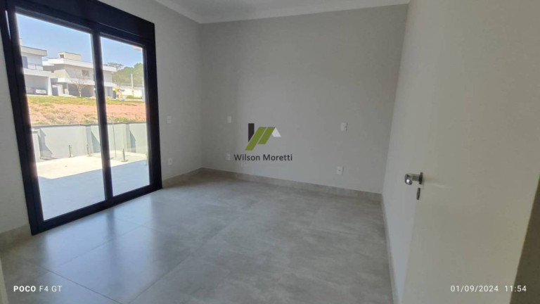 Imagem Casa de Condomínio com 3 Quartos à Venda, 240 m²