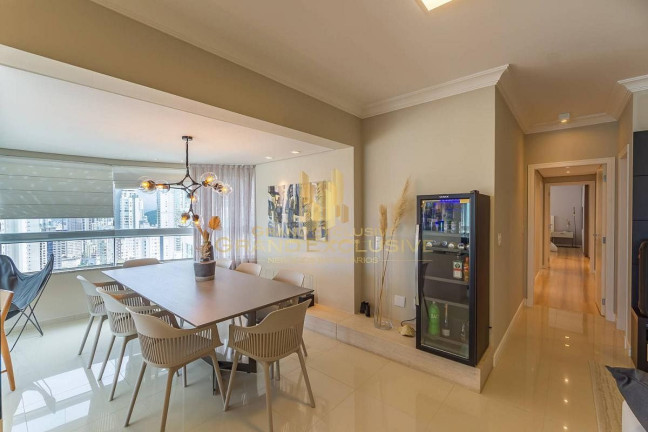 Imagem Apartamento com 3 Quartos à Venda, 142 m² em Pioneiros - Balneário Camboriú Imagem Apartamento com 3 Quartos à Venda, 142 m² em Pioneiros - Balneário Camboriú