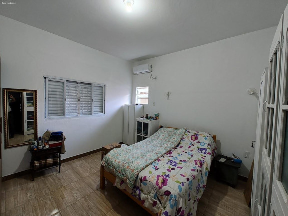 Casa com 5 Quartos à Venda, 244 m² em Centro - Joinville