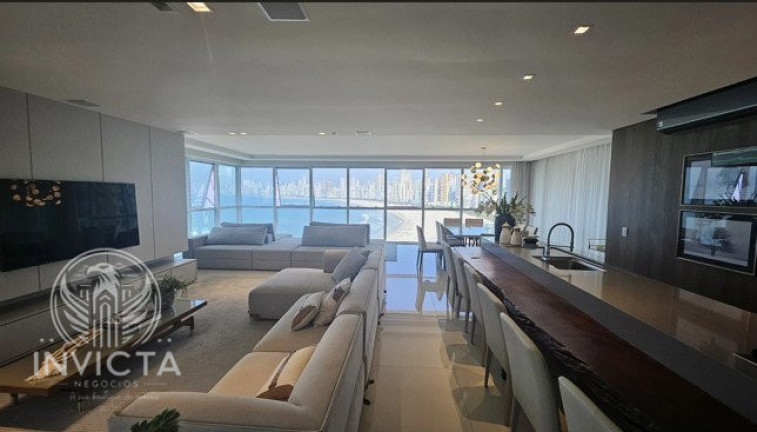 Apartamento com 5 Quartos à Venda, 283 m² em Pioneiros - Balneário Camboriú