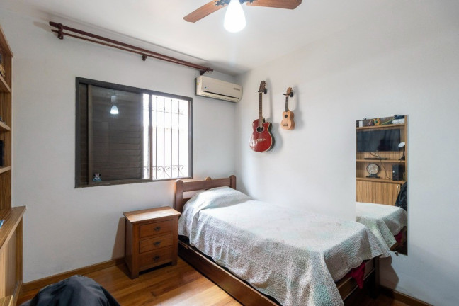 Imagem Casa com 3 Quartos à Venda, 320 m² em São Jorge - Santos Imagem Casa com 3 Quartos à Venda, 320 m² em São Jorge - Santos