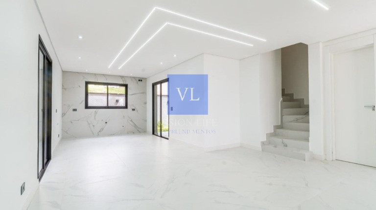 Imagem Casa com 4 Quartos à Venda, 190 m² em Santa Cândida - Curitiba