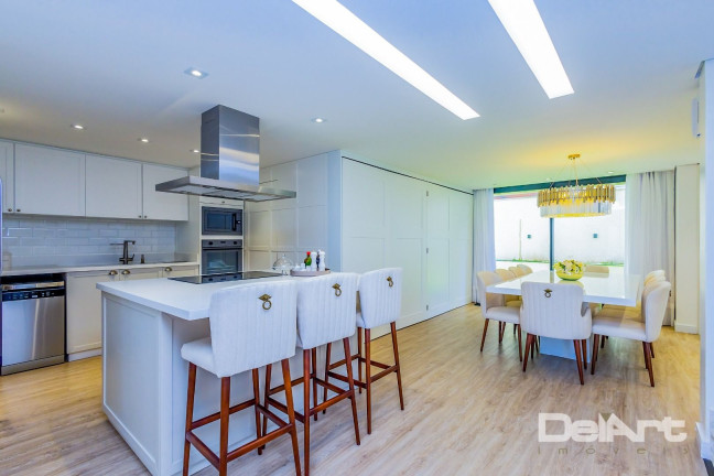 Imagem Casa com 2 Quartos à Venda, 233 m² em Santa Cândida - Curitiba Imagem Casa com 2 Quartos à Venda, 233 m² em Santa Cândida - Curitiba