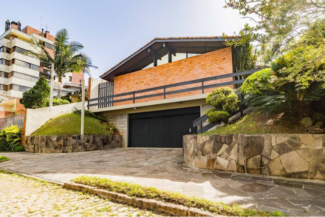 Imagem Casa com 4 Quartos à Venda, 399 m² em Jardim Lindóia - Porto Alegre Imagem Casa com 4 Quartos à Venda, 399 m² em Jardim Lindóia - Porto Alegre