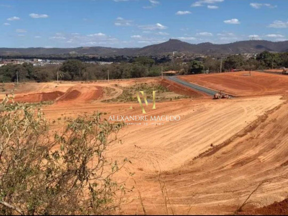 Terreno à Venda, 180 m² em Delfino Magalhães - Montes Claros