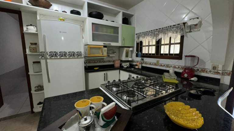 Imagem Casa com 5 Quartos para Alugar, 300 m² em Coqueiral - Araruama Imagem Casa com 5 Quartos para Alugar, 300 m² em Coqueiral - Araruama