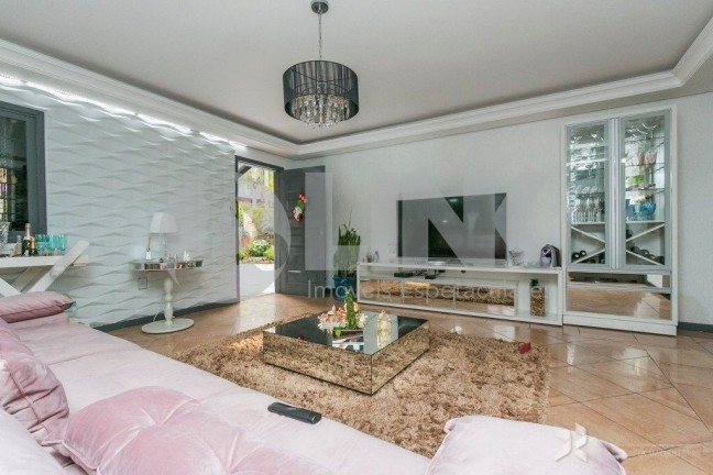 Imagem Imóvel com 3 Quartos à Venda, 230 m² em Vila Nova - Porto Alegre Imagem Imóvel com 3 Quartos à Venda, 230 m² em Vila Nova - Porto Alegre