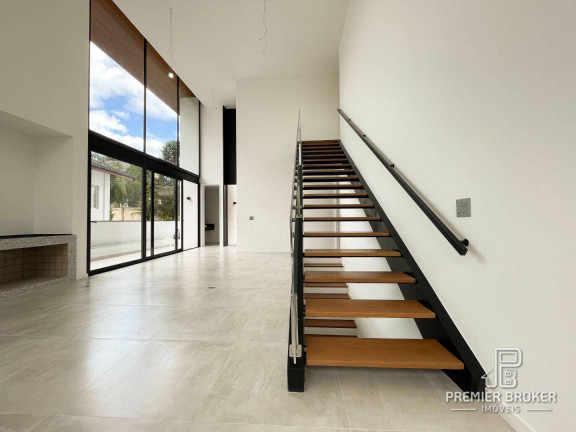 Imagem Casa com 4 Quartos à Venda, 330 m² em Várzea - Teresópolis Imagem Casa com 4 Quartos à Venda, 330 m² em Várzea - Teresópolis