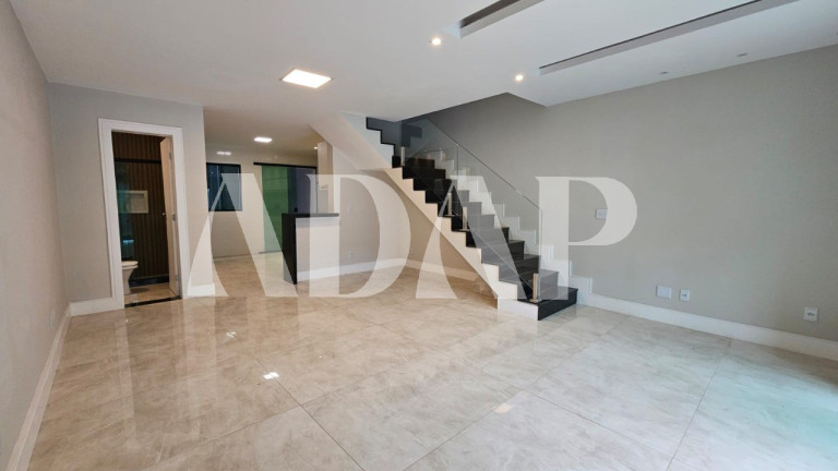 Imagem Casa com 3 Quartos para Alugar, 160 m² em Vargem Grande - Rio De Janeiro