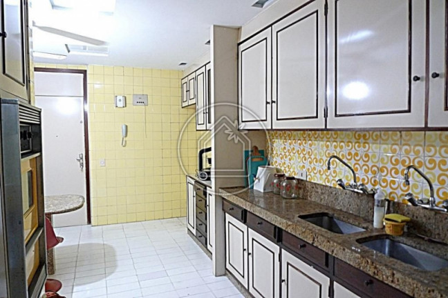 Imagem Apartamento com 3 Quartos à Venda, 184 m² em Copacabana - Rio De Janeiro Imagem Apartamento com 3 Quartos à Venda, 184 m² em Copacabana - Rio De Janeiro