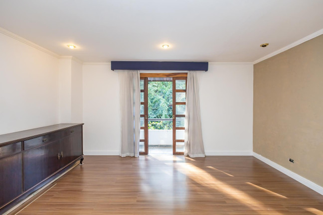 Imagem Casa com 4 Quartos para Alugar, 470 m² em Abranches - Curitiba Imagem Casa com 4 Quartos para Alugar, 470 m² em Abranches - Curitiba