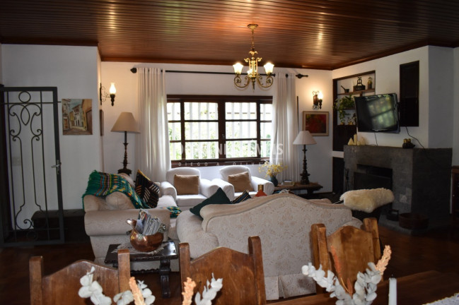 Imagem Casa com 4 Quartos à Venda, 210 m² em Região De Capivari - Campos Do Jordão Imagem Casa com 4 Quartos à Venda, 210 m² em Região De Capivari - Campos Do Jordão