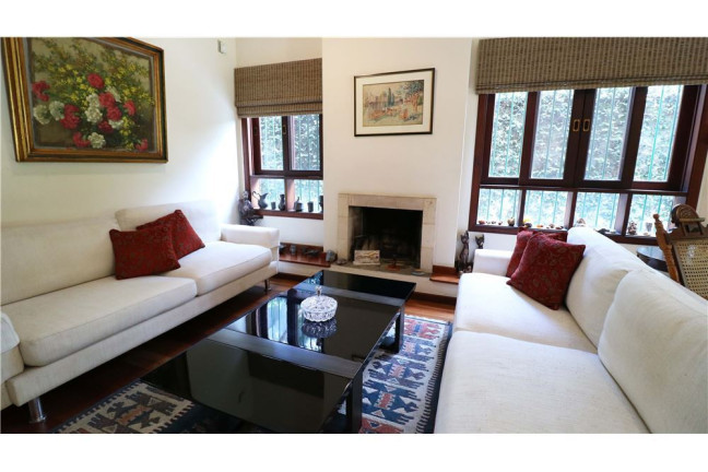 Casa com 5 Quartos à Venda,  em Boaçava - São Paulo