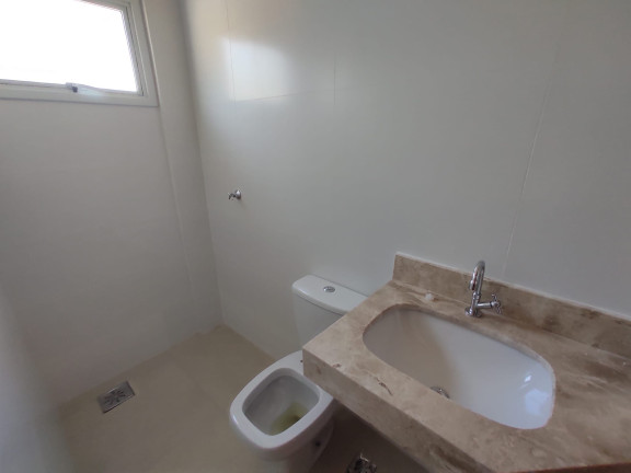 Imagem Imóvel com 
            	3             Quartos à Venda, 131 m² em 
            	Sitios Santa Luzia             - 
            	Aparecida De Goiania            