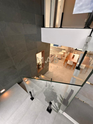 Imagem Casa com 4 Quartos à Venda, 420 m² em São João Do Rio Vermelho - Florianópolis Imagem Casa com 4 Quartos à Venda, 420 m² em São João Do Rio Vermelho - Florianópolis