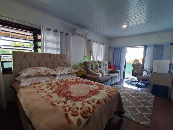 Imagem Casa com 3 Quartos à Venda, 210 m² em Costeira - Balneário Barra Do Sul Imagem Casa com 3 Quartos à Venda, 210 m² em Costeira - Balneário Barra Do Sul
