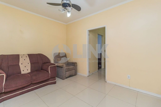 Imagem Casa com 3 Quartos à Venda, 180 m² em Sarandi - Porto Alegre Imagem Casa com 3 Quartos à Venda, 180 m² em Sarandi - Porto Alegre