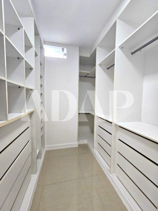 Imagem Casa com 4 Quartos para Alugar, 230 m² em Vargem Pequena - Rio De Janeiro