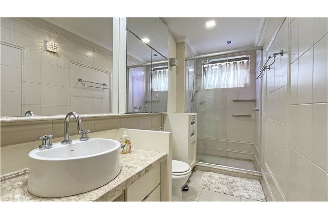 Imagem Apartamento com 3 Quartos à Venda, 210 m² em Bela Vista - Porto Alegre