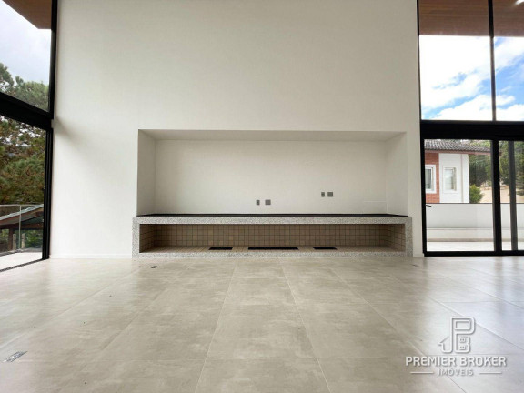 Imagem Casa com 4 Quartos à Venda, 330 m² em Várzea - Teresópolis Imagem Casa com 4 Quartos à Venda, 330 m² em Várzea - Teresópolis