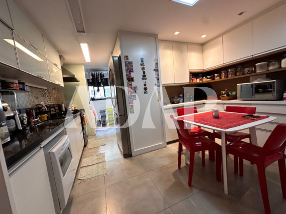 Imagem Imóvel com 4 Quartos à Venda, 133 m² em Barra Da Tijuca - Rio De Janeiro Imagem Imóvel com 4 Quartos à Venda, 133 m² em Barra Da Tijuca - Rio De Janeiro
