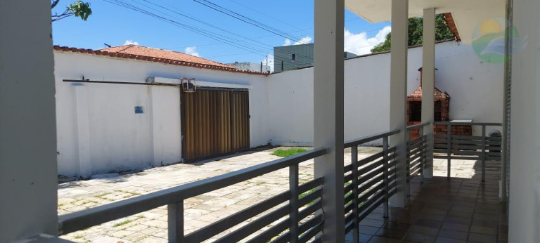 Imagem Casa com 3 Quartos à Venda, 170 m² Imagem Casa com 3 Quartos à Venda, 170 m²