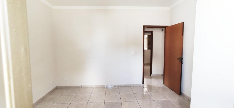 Imagem Casa com 3 Quartos à Venda, 101 m² em Conjunto Requião - Maringá Imagem Casa com 3 Quartos à Venda, 101 m² em Conjunto Requião - Maringá