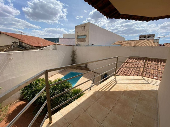 Imagem Casa com 4 Quartos à Venda, 346 m² em Jardim Patrícia - Uberlândia Imagem Casa com 4 Quartos à Venda, 346 m² em Jardim Patrícia - Uberlândia