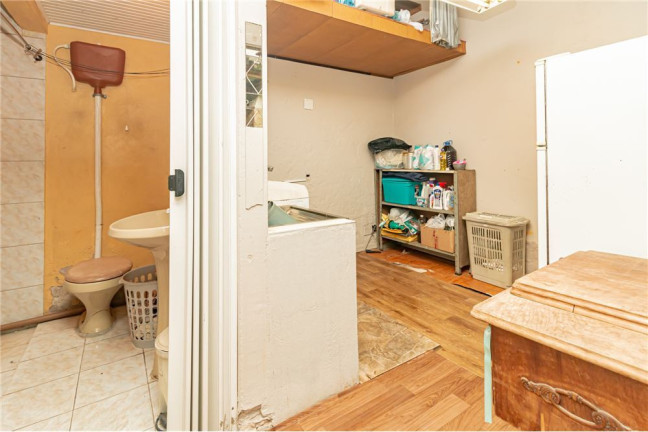 Imagem Casa com 3 Quartos à Venda, em Azenha - Porto Alegre Imagem Casa com 3 Quartos à Venda, em Azenha - Porto Alegre
