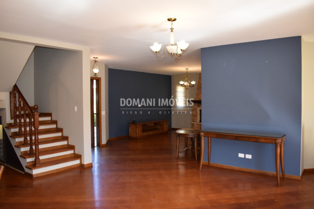 Imagem Casa com 4 Quartos à Venda, 450 m² em Região De Capivari - Campos Do Jordão Imagem Casa com 4 Quartos à Venda, 450 m² em Região De Capivari - Campos Do Jordão