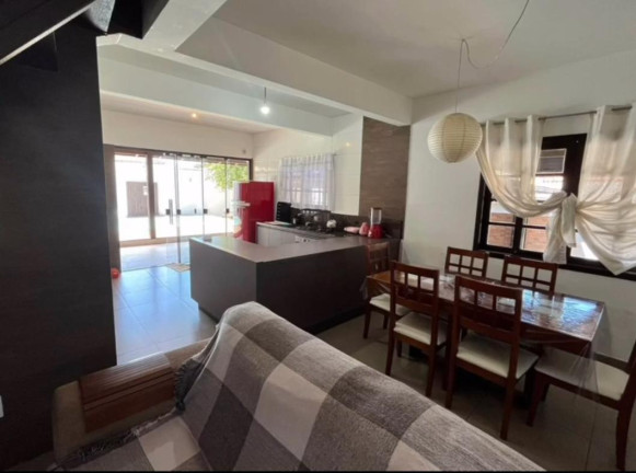 Imagem Casa com 3 Quartos à Venda, 127 m² em Praia De Fora - Palhoça